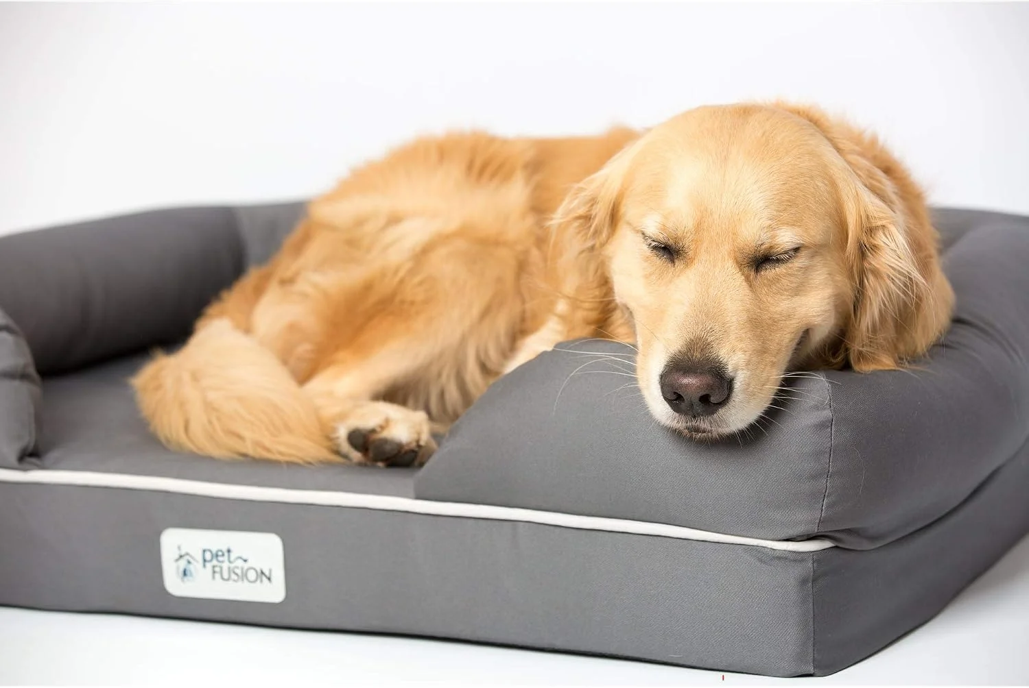 Person easily assembling the PetFusion dog bed